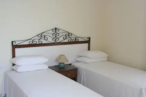 LIV Mackenzie Beach Suites in Larnaca — foto 3
