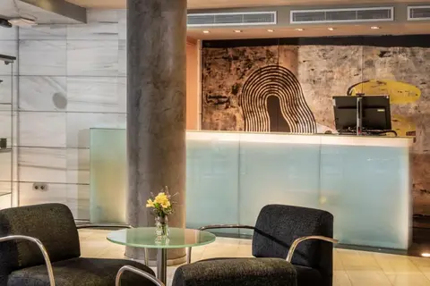 Hotel Madanis in L'hospitalet De Llobregat — foto 11