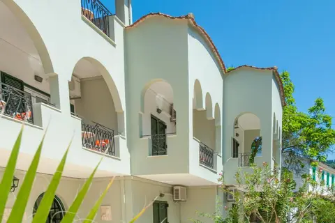 Vassilis Paradise Garden Aparthotel in Agios Georgios Pagon, foto 29