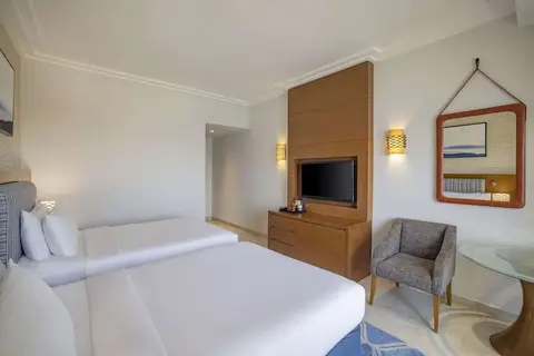 DoubleTree by Hilton Resort & Spa Marjan Isla in Adventure Sports LLC — foto 18