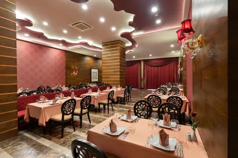 Royal Holiday Palace Hotel in Aksu — foto 23