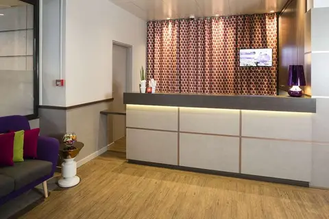 Hotel Paris Louis Blanc Gare du Nord in Parijs — foto 9