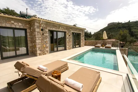 Azalea Luxury Villa in Parga