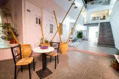 Tinas Plus Hotel in Φαληράκι — foto 28