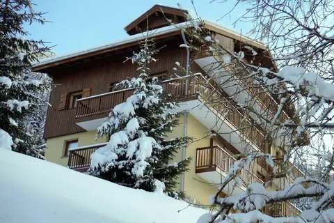 Residence Les Chalets d'Arrondaz in Modane