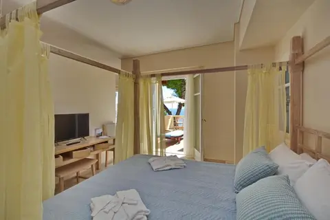 Alonissos Beach Bungalows & Suites Hotel in Βότση — foto 15