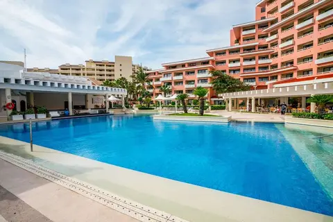 Wyndham Grand Cancun Resort & Villas in Cancún