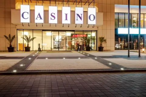 International Hotel Casino & Tower Suites in СПА център Ривиера Бийч — foto 14