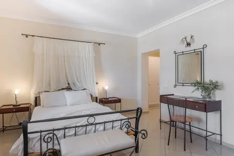 Epavlis in Δημοτική Ενότητα Θήρας — foto 15