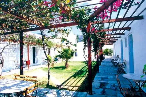 Far Out Village Hotel in Μυλοπότας — foto 8