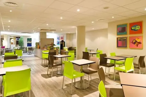 Hotel ibis Styles Nice Vieux Port in Nice — foto 13