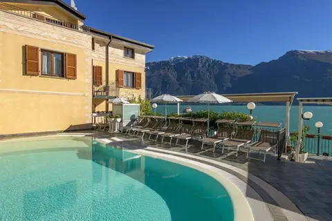 Hotel All'Azzurro in Limone sul Garda — foto 5