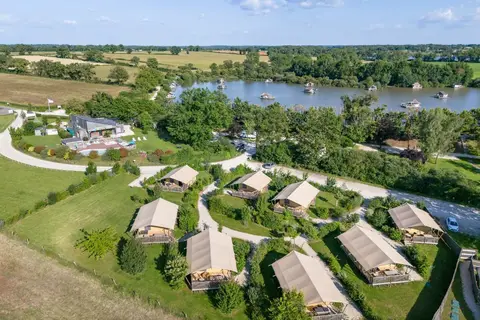 Village Flottant De Pressac in Pressac — foto 4