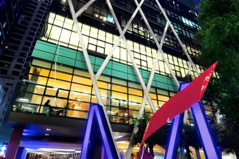 Mode Sathorn in Bangkok — foto 29