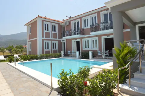 Sun & Sea Luxury Hotel in Πέτρα — foto 4