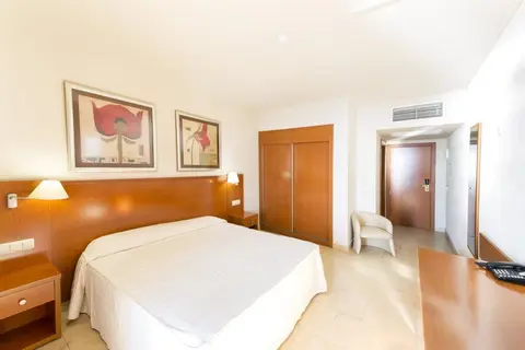Las Palmeras Affiliated by FERGUS in Fuengirola — foto 25