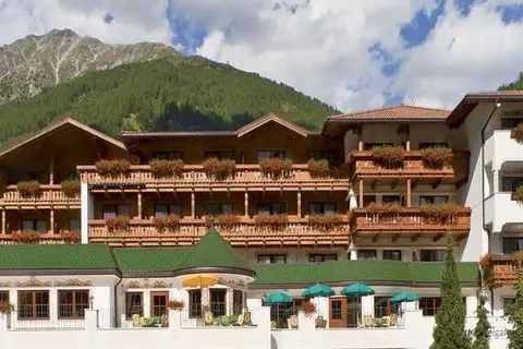 Falkensteiner Hotel & Spa Falkensteinerhof in Mühlbach - Rio di Pusteria