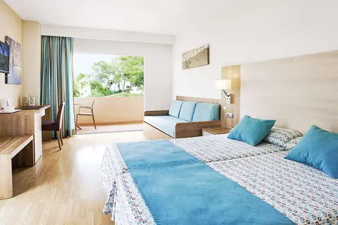 Invisa Hotel Club Cala Blanca in Santa Eulària des Riu — foto 18