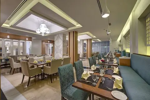 Royal Continental Hotel in Dubai — foto 23