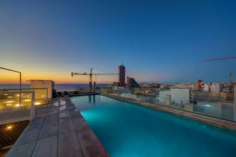 Ikyk Hotel in San Ġiljan