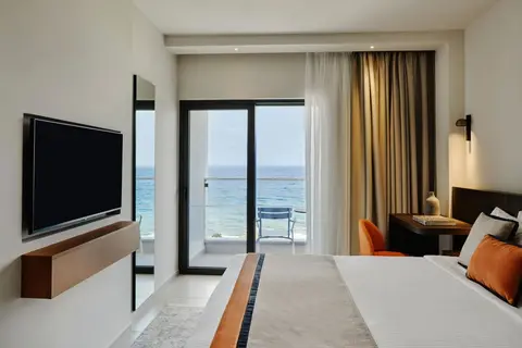 Esperides Beach in Φαληράκι — foto 21