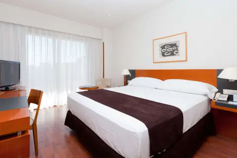 Senator Barajas Hotel in Madrid — foto 10
