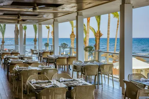 The Golden Bay Beach Hotel in Larnaca — foto 28