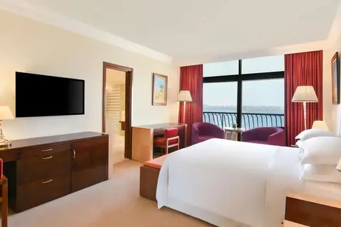 Sheraton Grand Doha Resort & Convention Hotel in Doha — foto 17