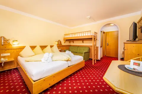 Alpen Wohlfühlhotel Dörflwirt in Hainzenberg — foto 5