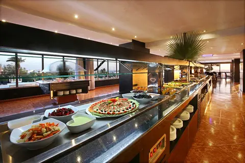 Anezi Tower Hotel & Apartments in Rabat — foto 4
