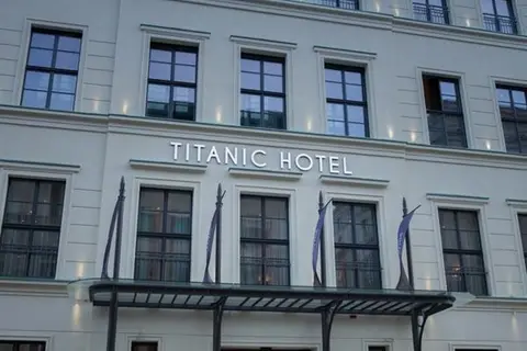 TITANIC Gendarmenmarkt Berlin in Berlijn