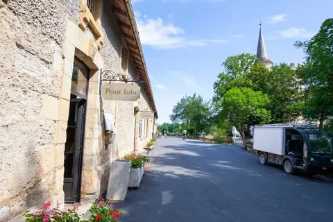 Camping Château De Fonrives in Rives — foto 22