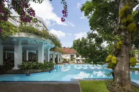Mahaweli Reach Hotel in Katugasthota