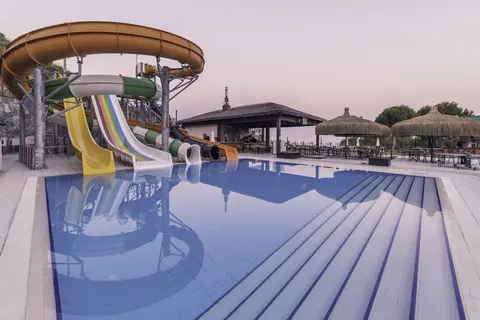 Ramada Resort by Wyndham Kusadasi in Kusadasi — foto 5