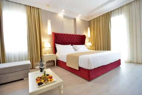 Flower Hotel in Golem, foto 19
