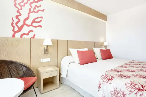 Universal Hotel Perla in S'Illot — foto 20