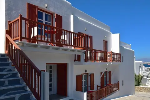Petasos Town in Τούρλος