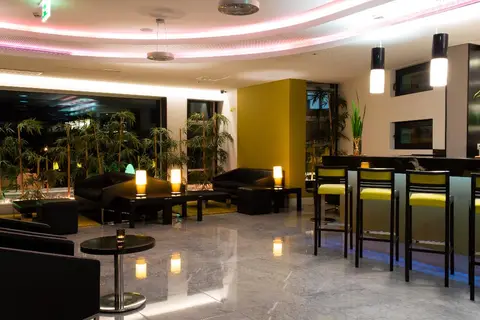 SANA Capitol Hotel in Almada — foto 11