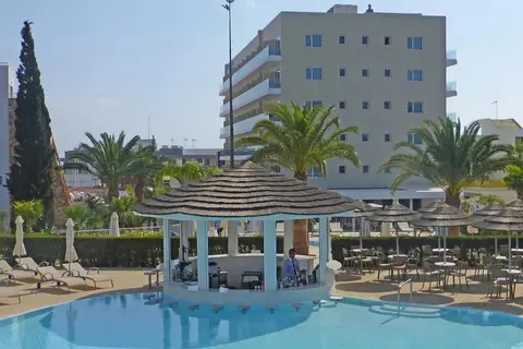 Sunrise Gardens Aparthotel in Paralimni