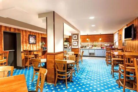 Ramada by Wyndham Jersey City in Jersey City — foto 16