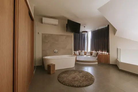 Higueron Hotel Malaga, Curio Collection by Hilton in Fuengirola — foto 10