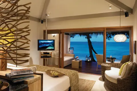 Taj Coral Reef Resort & Spa, Maldives in Nooraanee Shop 2 — foto 11