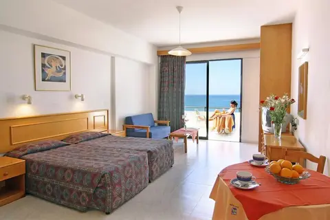Corallia Beach Hotel Apartments in Πέγεια — foto 12