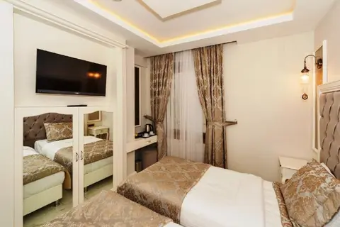 Zeynep Sultan in Fatih — foto 6