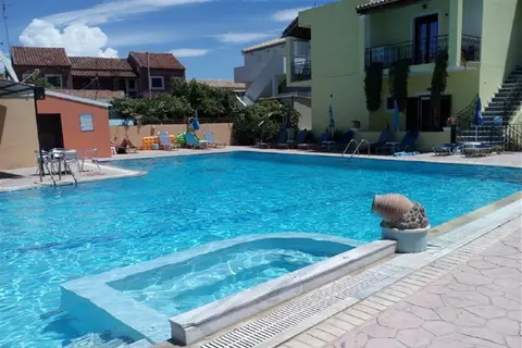 Amadeus Hawaii Studios & Apartments in Σιδάρι — foto 9