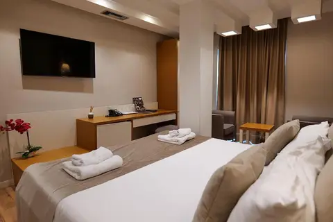 Queen Hotel Tirana in Tirana — foto 11