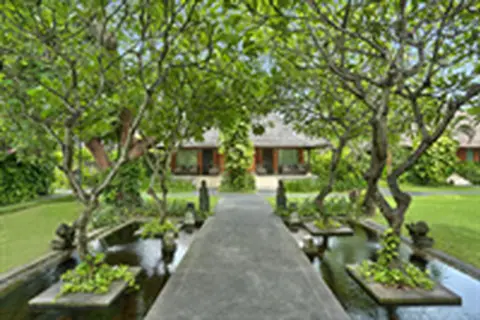 Hotel Legian Beach in Kuta — foto 28