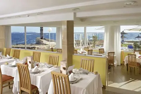 Universal Hotel Cabo Blanco in Colònia de Sant Jordi — foto 22