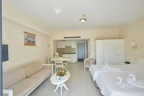 Tsokkos Gardens Hotel Apartments in Παραλίμνι — foto 5