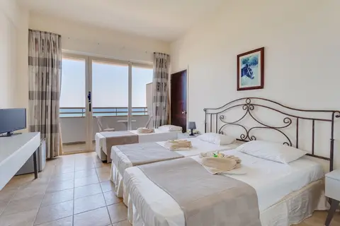 Piere Anne Beach Hotel in Ayia Napa — foto 15